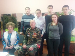 В.И.Зигора, Т.А.Гусарова с членами патриотического клуба Прометей